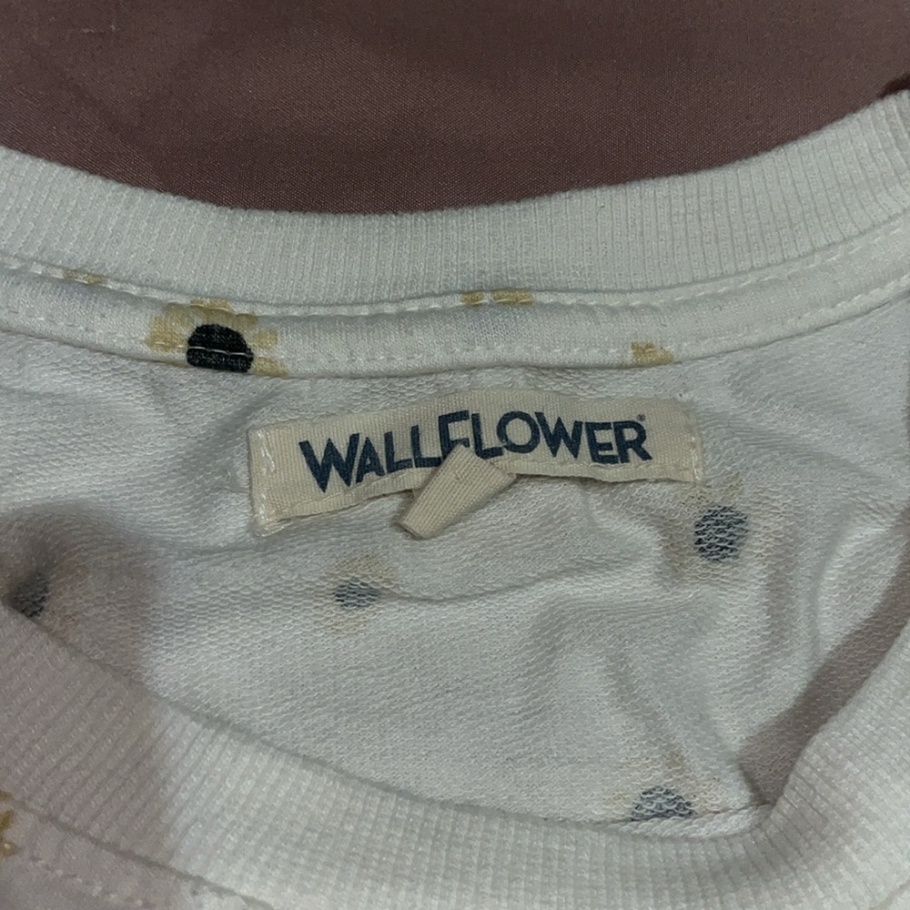 Wallflower long sleeve tee - Picture 2 of 3